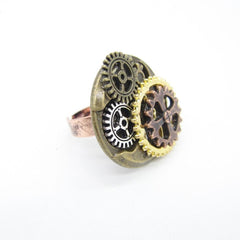 Steampunk ring with cogs