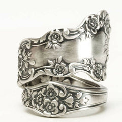 Victorian engraved flower ring
