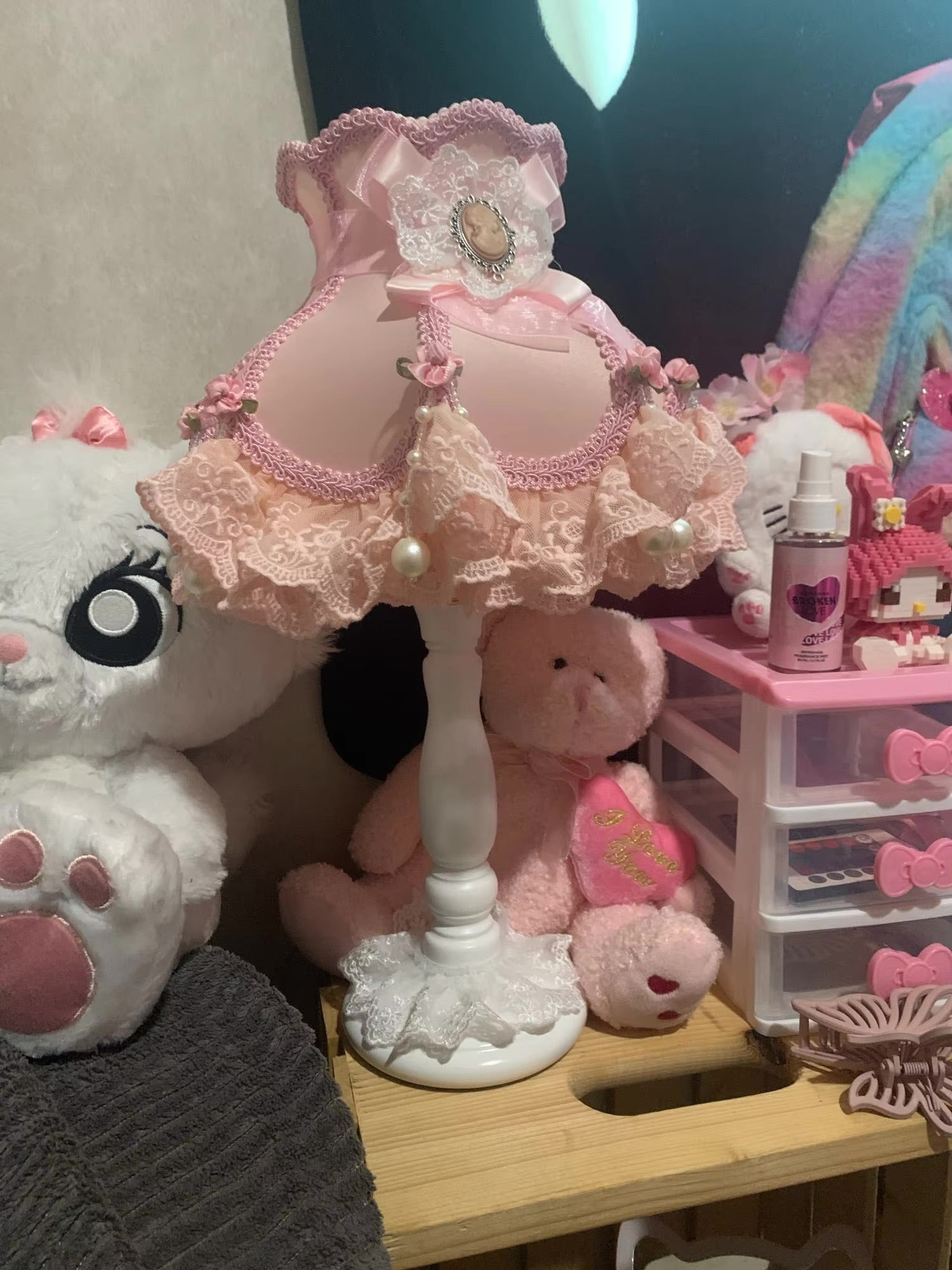 Cameo Princess Table Lamp