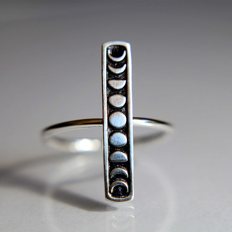 'Crescent Cutie' Silver Moon Phase Ring